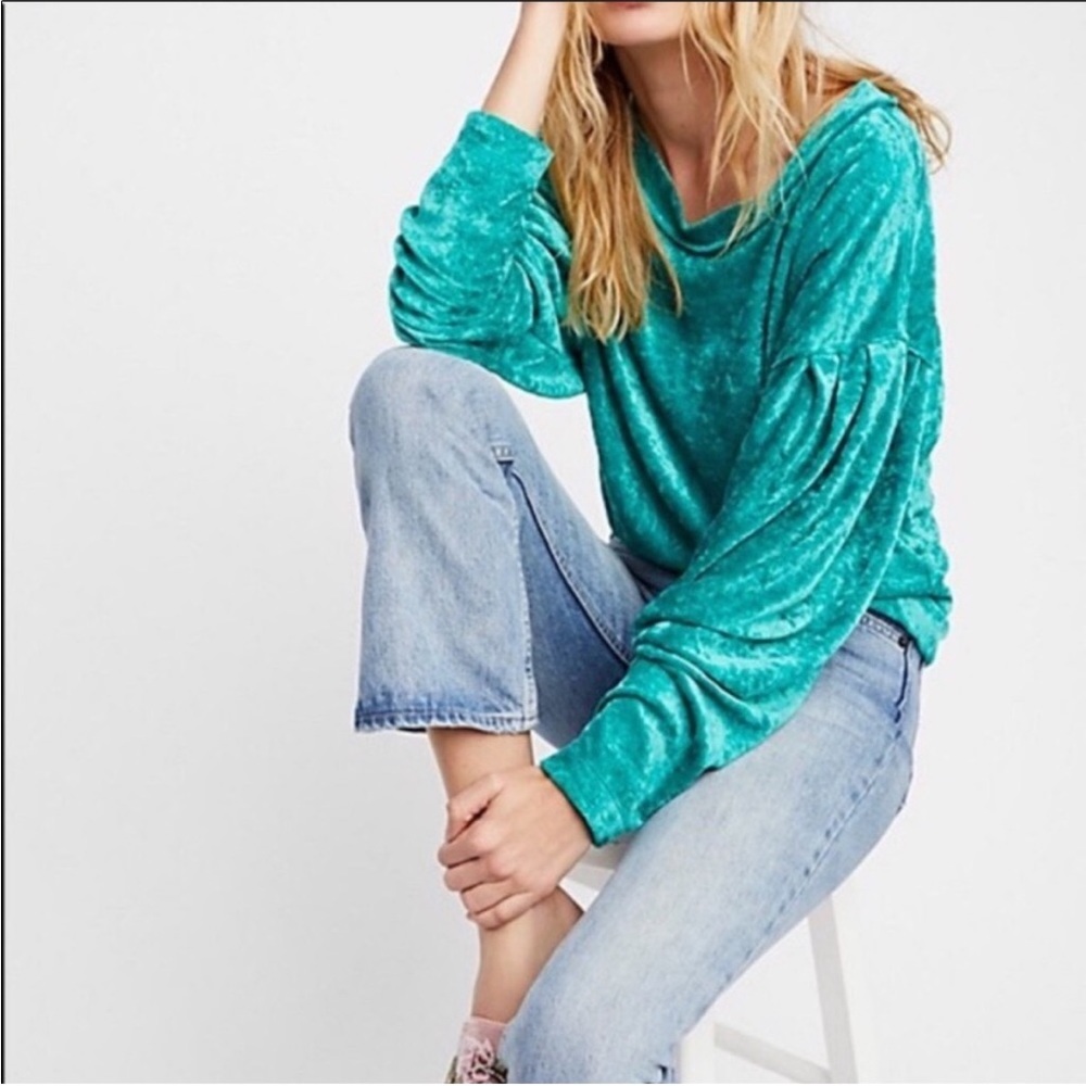 We‎ the Free People Milan Green Crushed Velvet Bishop Sleeve Wide Neck Top S